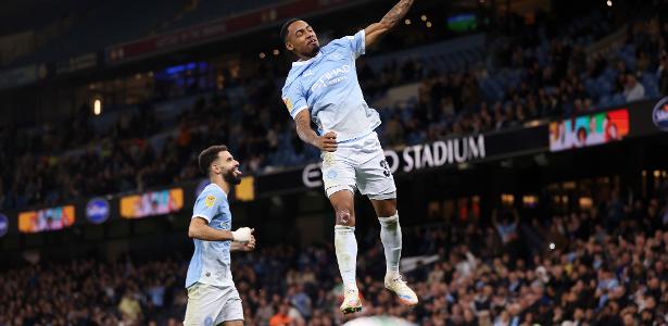 Estreia de Allan no Manchester City é marcada por brilho de jovem promessa