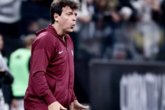 Estudiantes e Corinthians duelam pela Libertadores com transmissão ao vivo