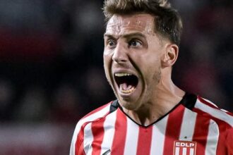 Estudiantes e Corinthians duelam por vaga na semifinal da Libertadores