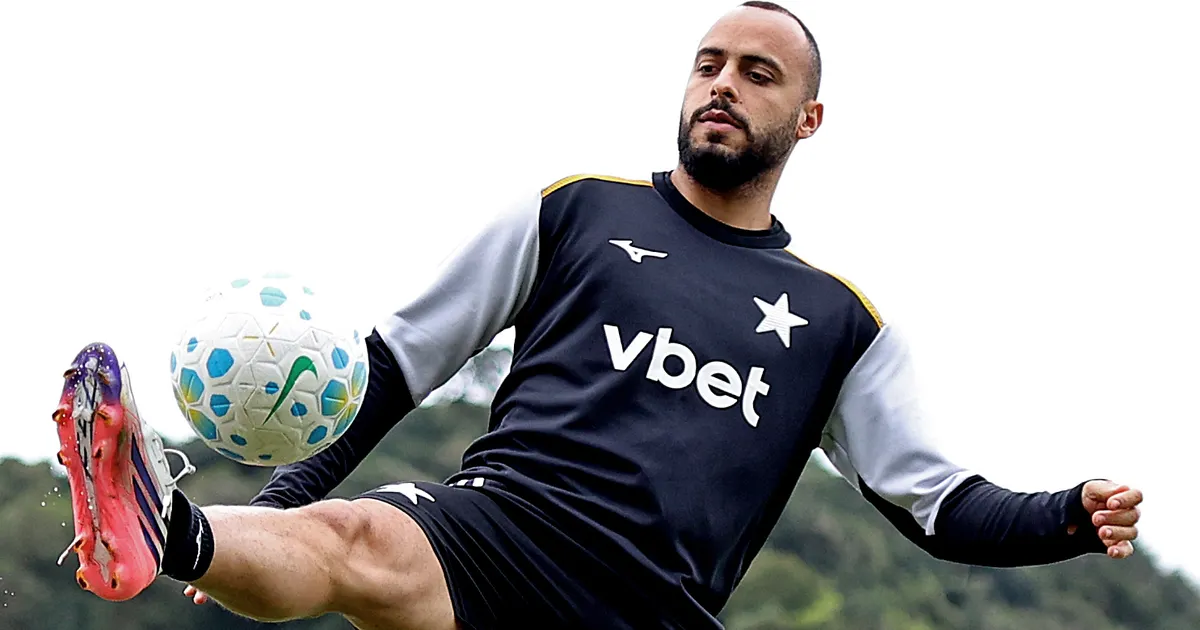 Expectativa por recuperação de Arthur Cabral sob comando de Tite no Botafogo