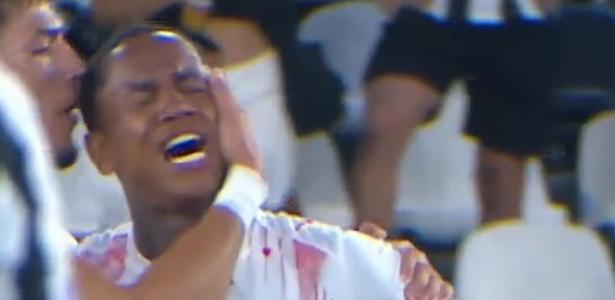 Expulsão de Wallace Yan gera lágrimas e controvérsia em duelo do Brasileirão