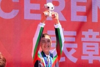Fariba Hashimi conquista prata no ciclismo após superar barreiras no Afeganistão