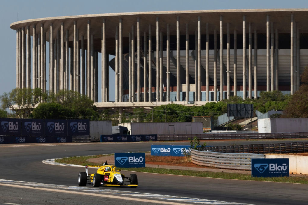 Fausto Arnaudo lidera atividades da Fórmula 4 Brasil em Brasília