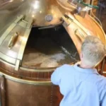 Fermentação e destilação: entenda as diferenças fundamentais na produção de bebidas