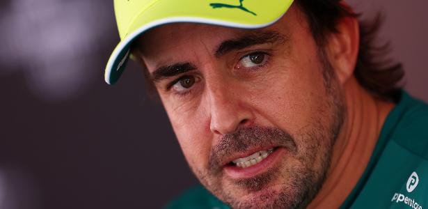 Fernando Alonso estende contrato com a Aston Martin e segue na Fórmula 1