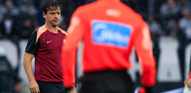 Fernando Diniz avalia momento no Corinthians como o pior de sua trajetória profissional