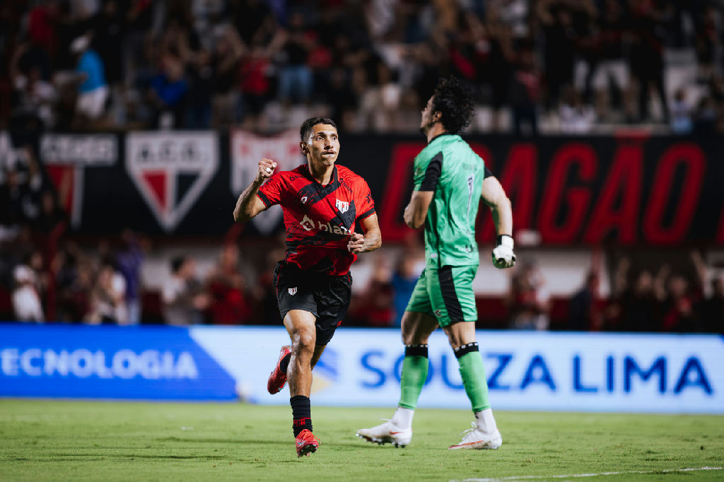 Fim de jogo: Atlético Goianiense e Ceará concluem embate com repercussões aguardadas