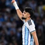 Flaco López marca primeiro gol pela Argentina após erro na escalação