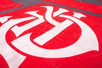 Flamengo aciona justiça após boatos sobre negociação de patrocínio com a Fatal Model