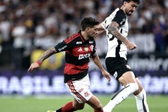Flamengo e Corinthians se enfrentam no Maracanã pela liderança e reabilitação