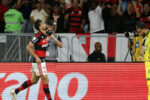 Flamengo vence Mirassol e encosta na liderança do Brasileirão