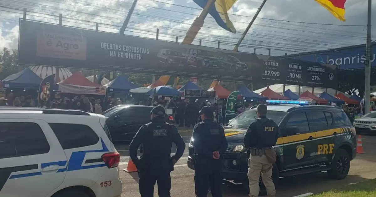 Flanelinha é preso por extorsão durante operação na Expointer