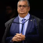 Flávio Dino defende recato de magistrados após vídeo de André Mendonça