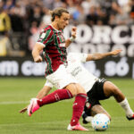 Fluminense supera Corinthians em confronto de futebol intenso e garante vitória