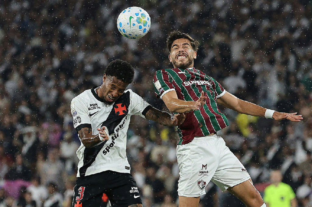 Fluminense vence Vasco em clássico marcado por disputa intensa