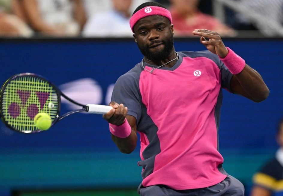 Frances Tiafoe encara Medvedev e Etcheverry avança às oitavas no US Open