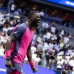 Frances Tiafoe opera virada histórica e avança à semifinal do US Open