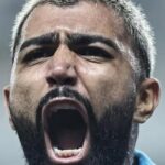 Gabigol marca contra o Remo e completa marca histórica no Brasileirão