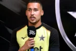 Gabriel Batista projeta duelo decisivo contra o Grêmio após brilhar pelo Botafogo