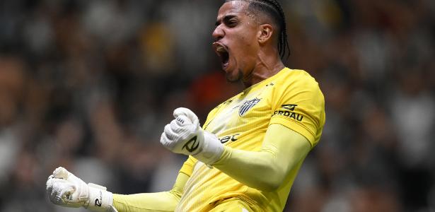 Gabriel Delfim brilha nos pênaltis e garante o Atlético-mg na semifinal da Sul-americana
