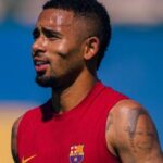 Gabriel Jesus deve estrear pelo Barcelona contra o Valencia neste domingo