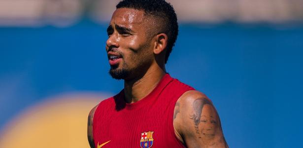 Gabriel Jesus deve estrear pelo Barcelona contra o Valencia neste domingo