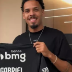 Gabriel Pereira reforça o Vasco e aguarda estreia após negociação complexa
