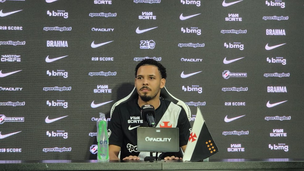 Gabriel revela trajetória incomum até chegar ao Vasco