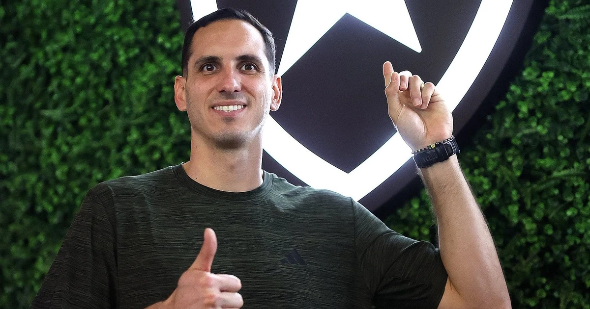 Gatito Fernández utiliza instalações do Botafogo para tratar lesão muscular