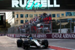 George Russell resiste a Max Verstappen e conquista vitória estratégica em Baku