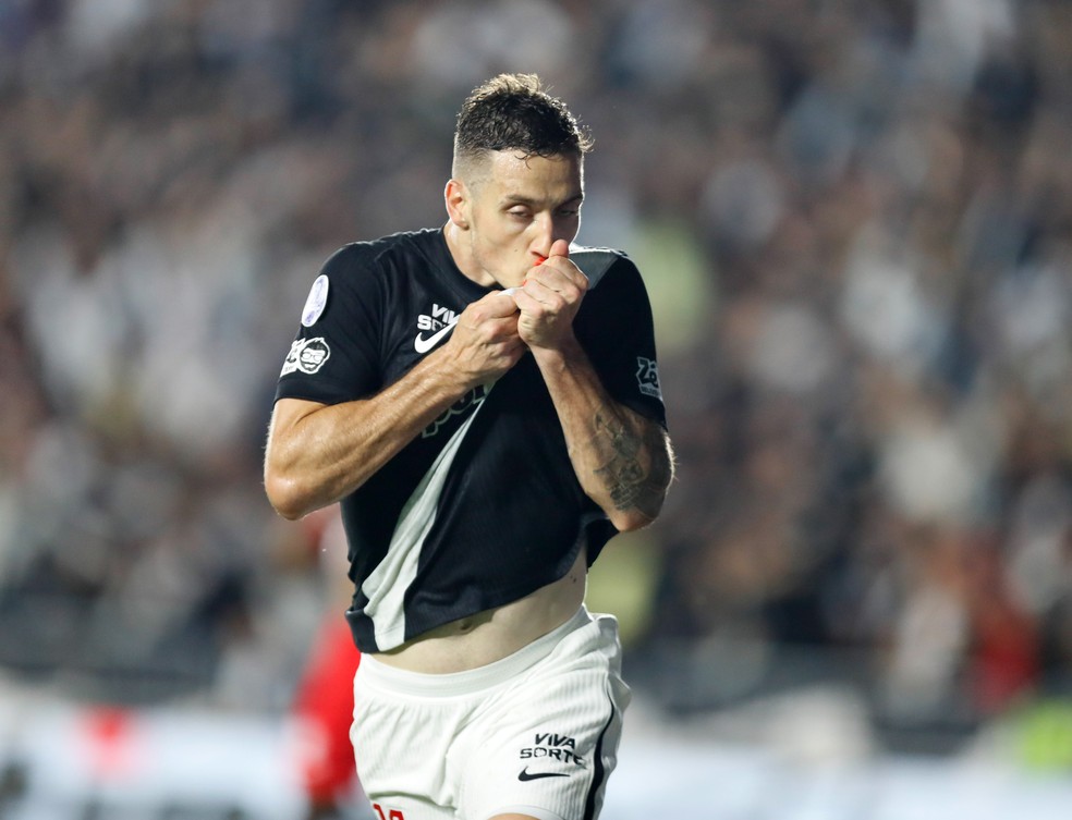 Gol de Bruno Duarte na estreia garante classificação do Vasco na Sul-americana