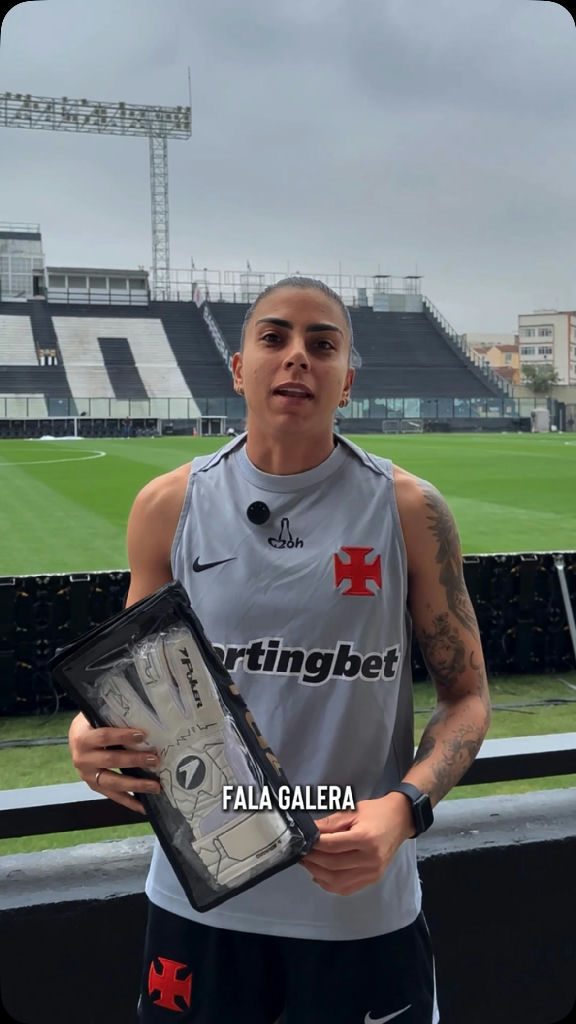 Goleira Renata compartilha rotina e bastidores em entrevista exclusiva