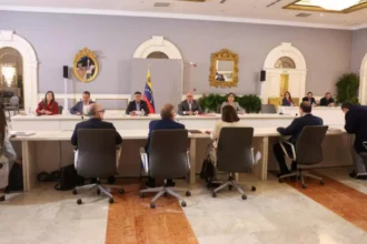 Governo e oposição da Venezuela retomam diálogo em meio a tensões políticas