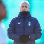 Grêmio demite Luís Castro e aposta em Felipão para evitar crise no Brasileirão