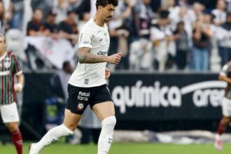 Gustavo Henrique defende permanência de Fernando Diniz no Corinthians