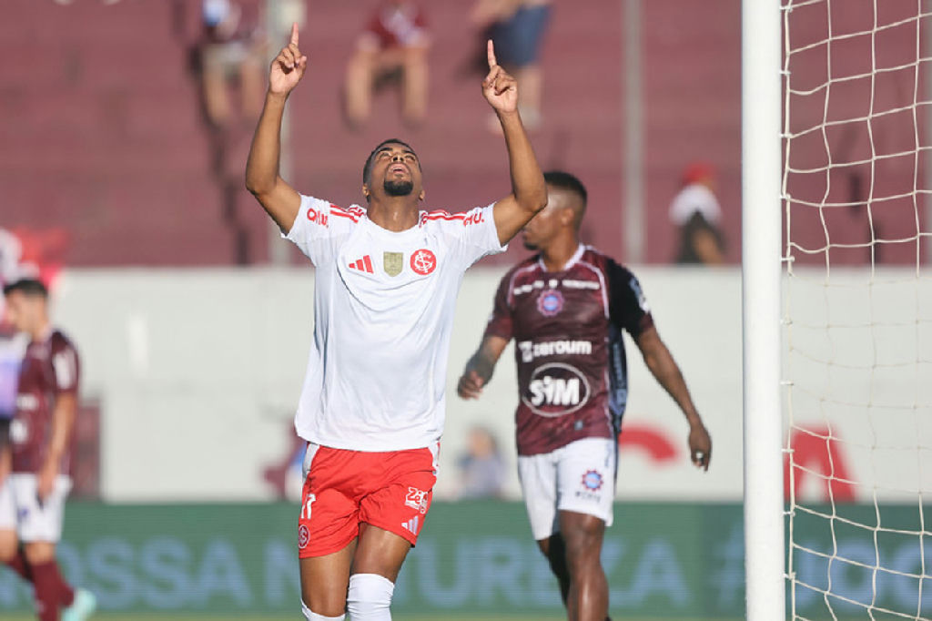 Gustavo Prado deixa Ceará e é emprestado pelo Internacional ao Dínamo de Kiev
