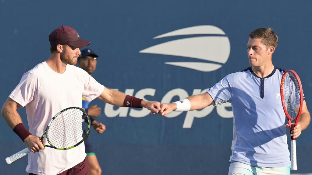Harrison e Skupski avançam à final do US Open após superarem líderes do ranking