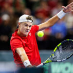 Holger Rune retorna às quadras com vitória na Copa Davis e mira confronto com Dimitrov