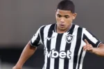 Huguinho ganha destaque após observação de Ancelotti no Nilton Santos