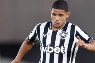 Huguinho ganha destaque após observação de Ancelotti no Nilton Santos