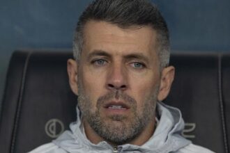 Internacional demite Paulo Pezzolano após derrota no Brasileirão e má fase