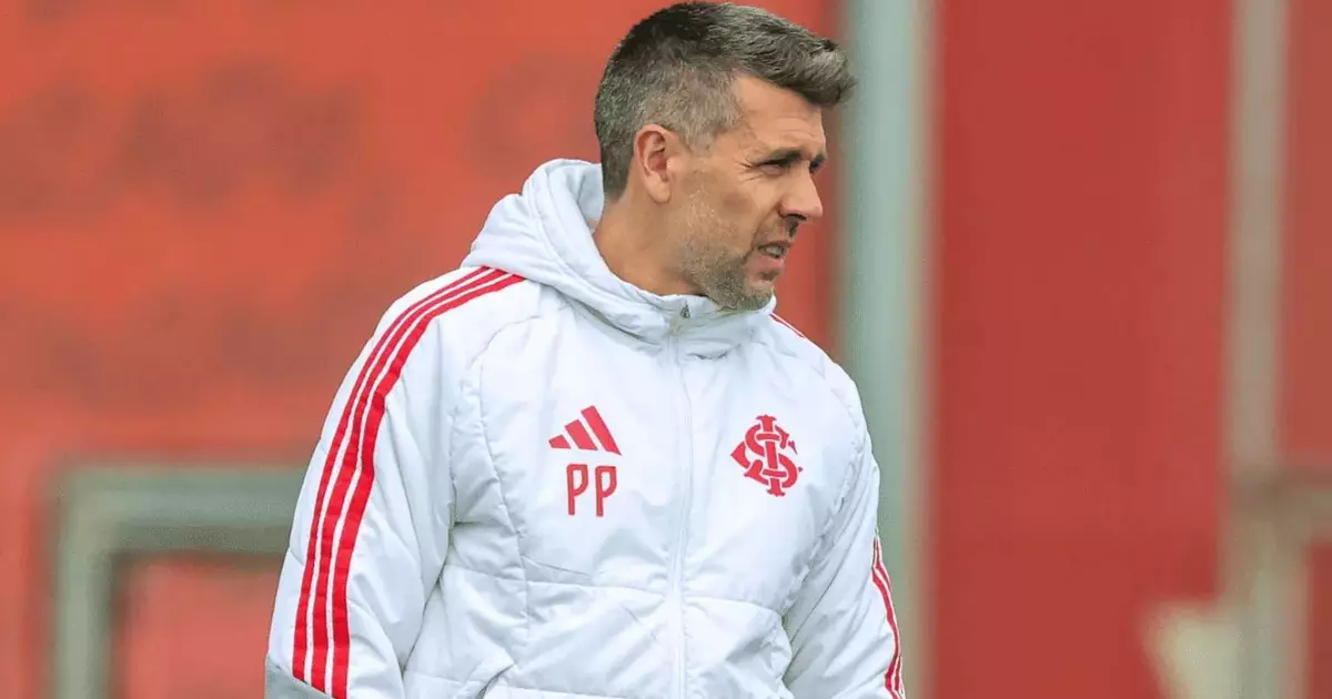 Internacional demite Paulo Pezzolano em meio à luta contra o rebaixamento no Brasileirão