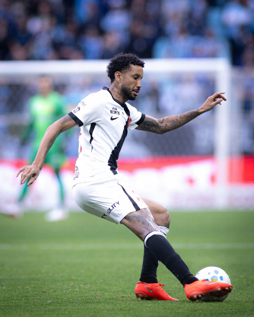 Jair destaca superação do Vasco após vitória decisiva no campeonato