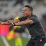 Jair Ventura coloca cargo à disposição no Vitória após eliminação na Copa do Brasil