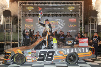 Jake Garcia alcança triunfo inédito na NASCAR Truck Series em Bristol