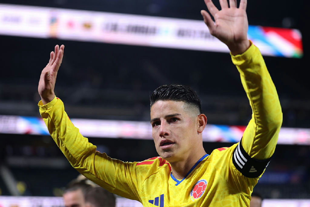 James Rodríguez oficializa despedida da seleção da Colômbia aos 35 anos