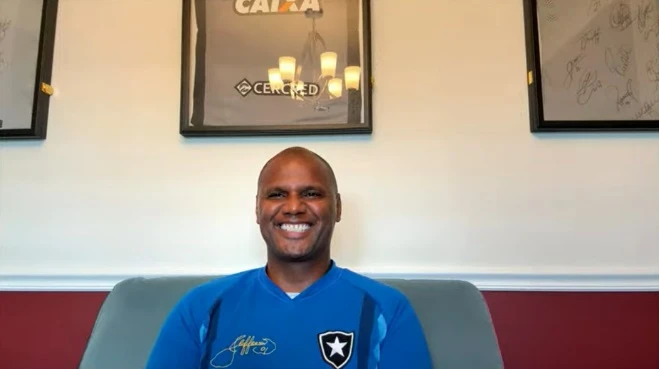 Jefferson celebra homenagem no Botafogo e relembra trajetória de lealdade ao clube
