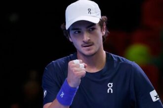 João Fonseca vira contra suíço e coloca o Brasil em vantagem na Copa Davis