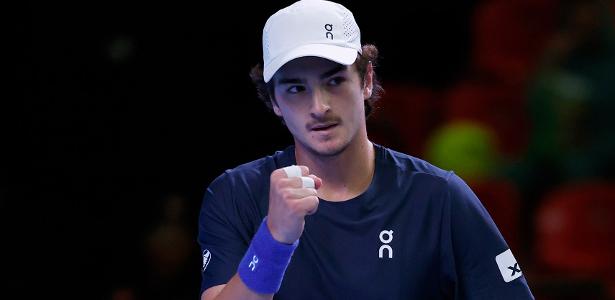 João Fonseca vira contra suíço e coloca o Brasil em vantagem na Copa Davis