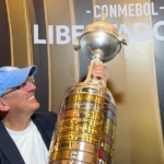 John Textor avalia permanência de Tite no Botafogo em caso de retorno ao comando da SAF